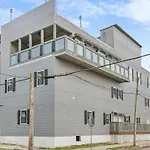 Modern 5Br Condo In Nola